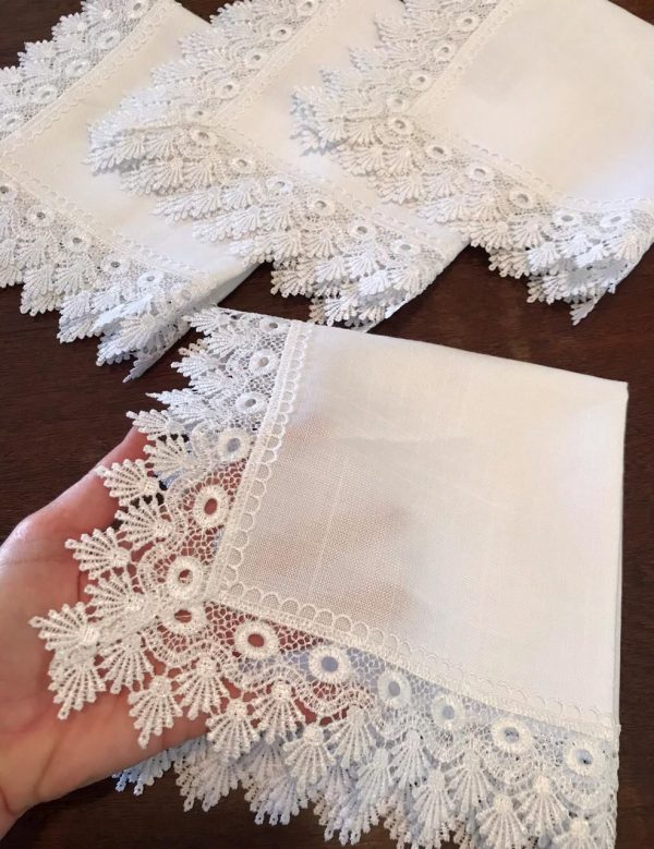 SET 4 SERVILLETAS CON ENCAJE DIAMOND BLANCO